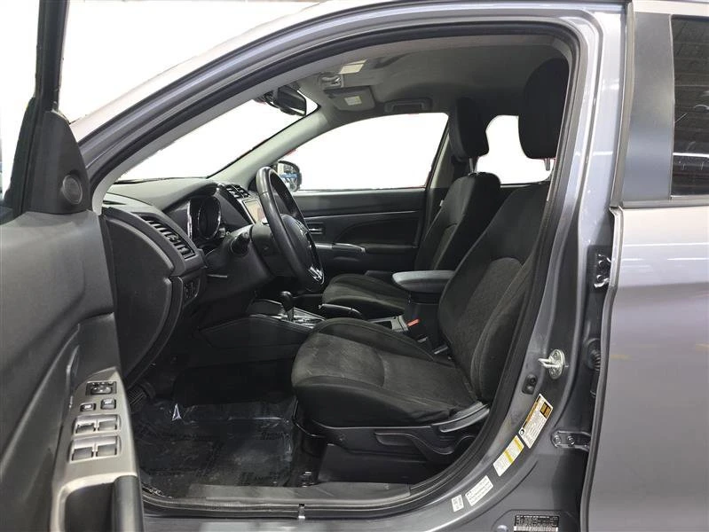 2020 Mitsubishi Outlander - Image 6 of 14