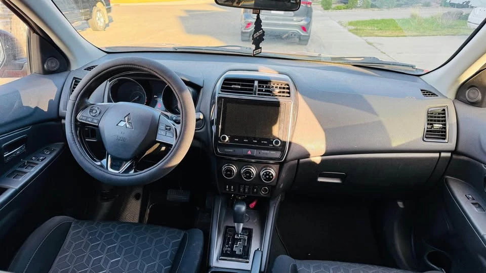 2020 Mitsubishi RVR - Image 10 of 15