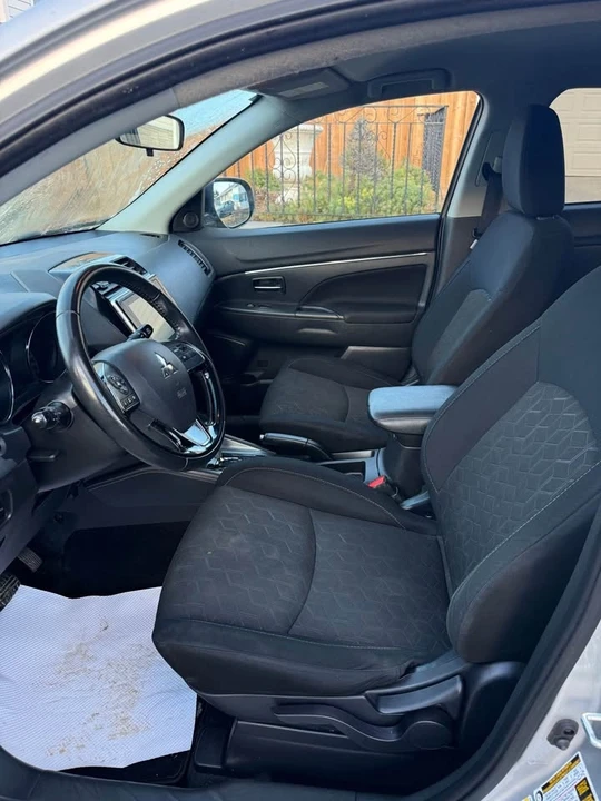 2020 Mitsubishi RVR - Image 9 of 14