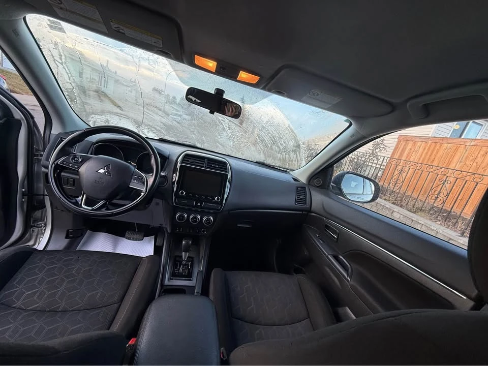 2020 Mitsubishi RVR - Image 10 of 15