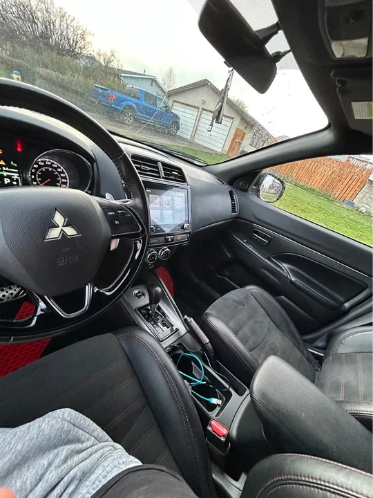 2020 Mitsubishi RVR - Image 8 of 12