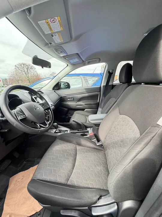 2020 Mitsubishi Eclipse Cross - Image 8 of 10
