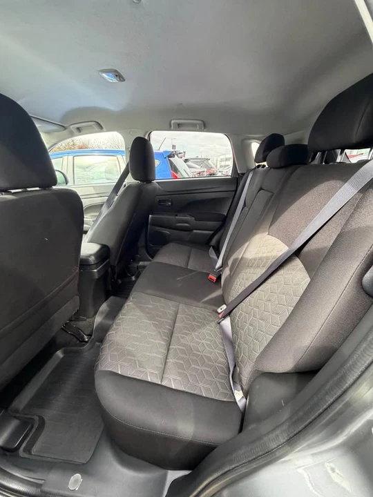 2020 Mitsubishi Eclipse Cross - Image 7 of 10