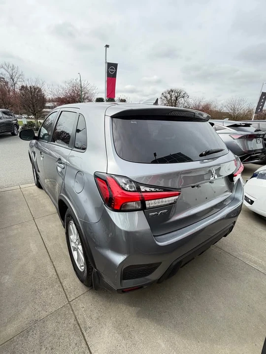 2020 Mitsubishi Eclipse Cross - Image 3 of 10