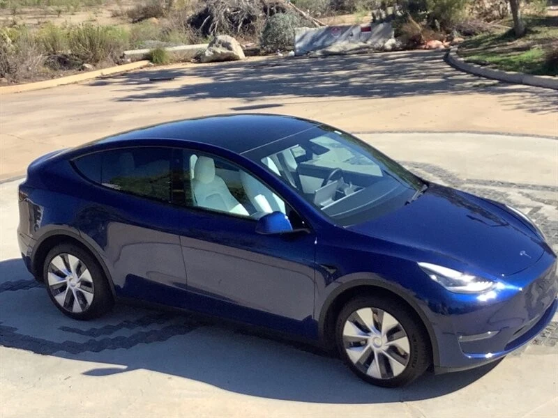 2020 Tesla Model Y - Image 18 of 21