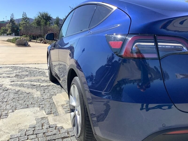 2020 Tesla Model Y - Image 14 of 21