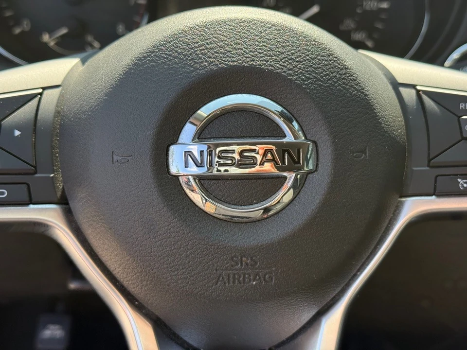2020 Nissan Rogue - Image 14 of 21