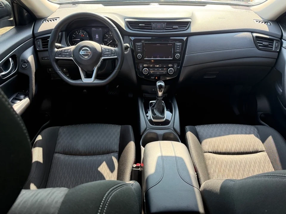 2020 Nissan Rogue - Image 10 of 21
