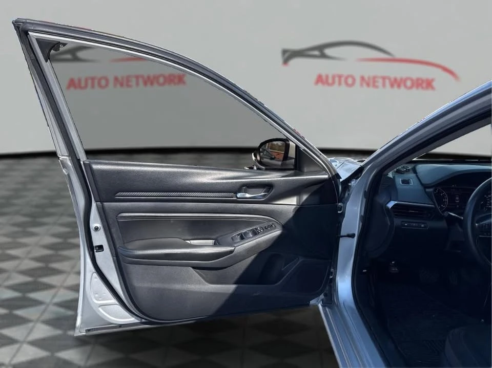 2020 Nissan Altima 6th Gen - Image 16 of 20