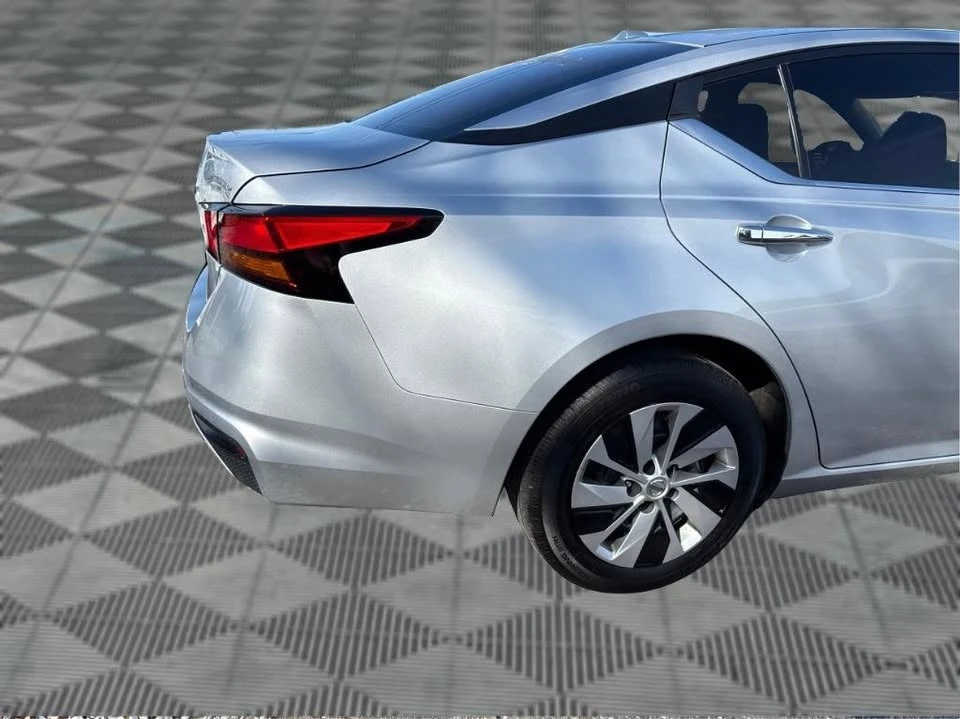 2020 Nissan Altima 6th Gen - Image 15 of 20