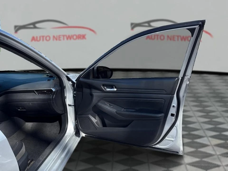 2020 Nissan Altima 6th Gen - Image 17 of 20