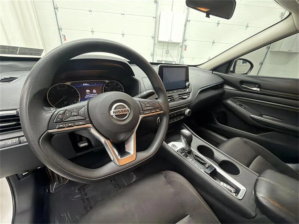 2020 Nissan Altima 6th Gen - Image 11 of 16