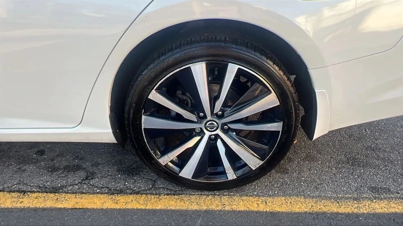 2020 Nissan Altima 6th Gen - Image 9 of 12