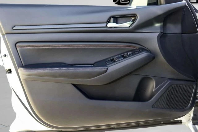 2020 Nissan Altima 6th Gen - Image 14 of 21