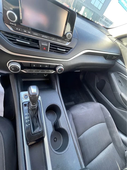 2020 Nissan Altima 6th Gen - Image 10 of 17