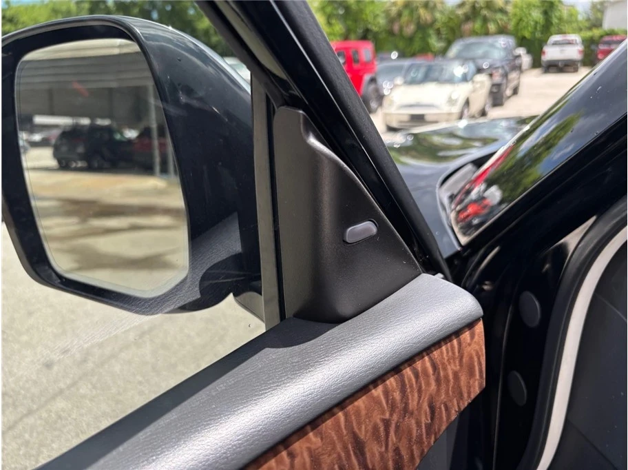 2020 Nissan Armada - Image 19 of 21