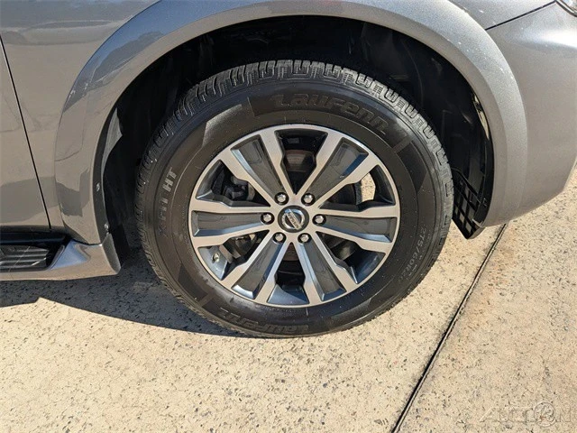 2020 Nissan Armada - Image 13 of 21