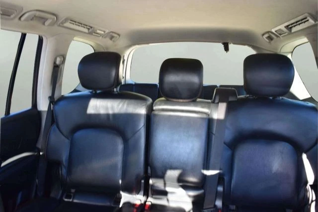 2020 Nissan Armada - Image 18 of 21