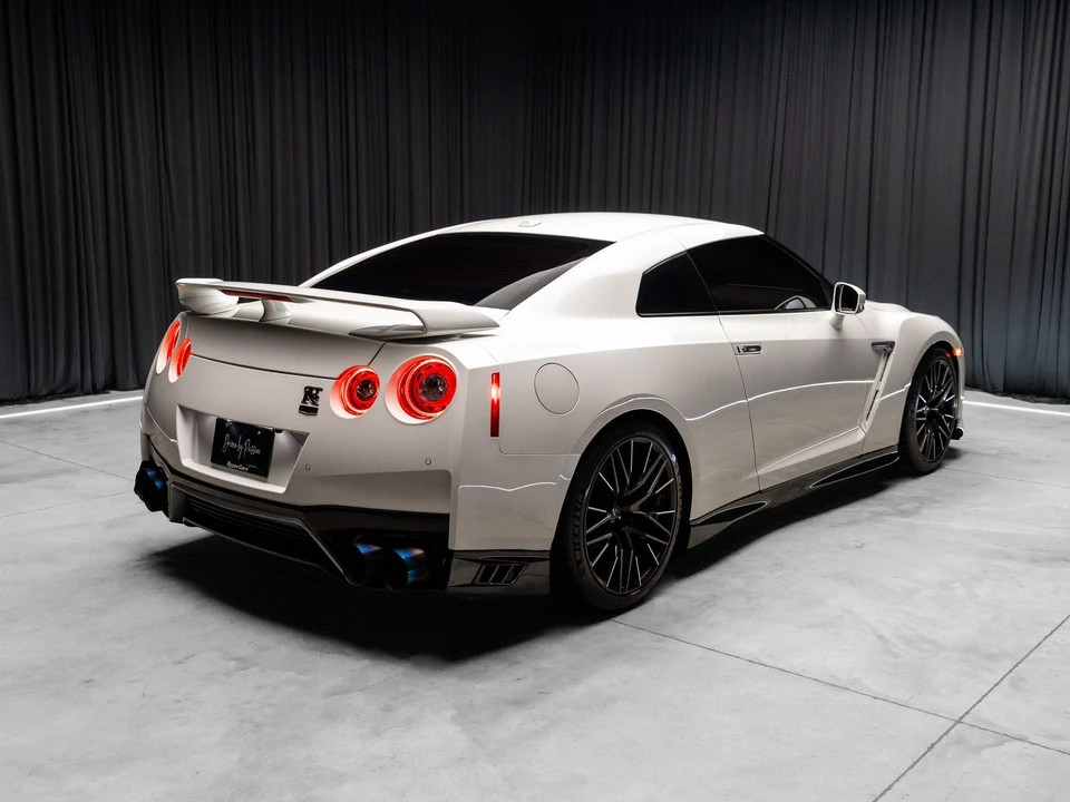 2020 Nissan R35 GT-R Premium - Image 2 of 31