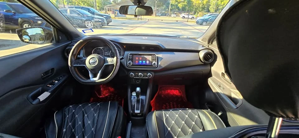 2020 Nissan Kicks - Image 12 of 20
