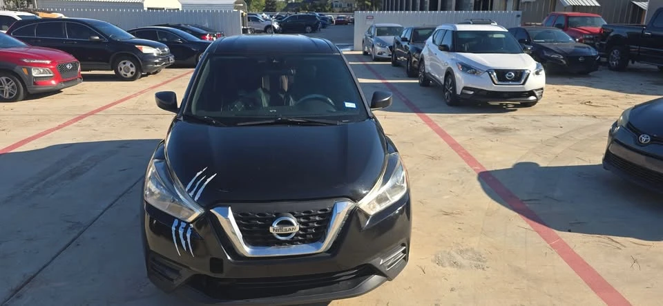 2020 Nissan Kicks - Image 2 of 20