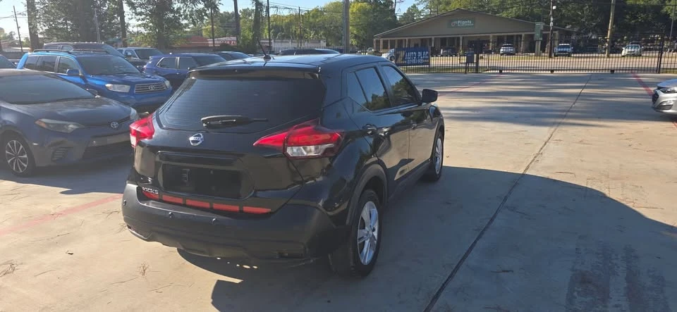 2020 Nissan Kicks - Image 9 of 20