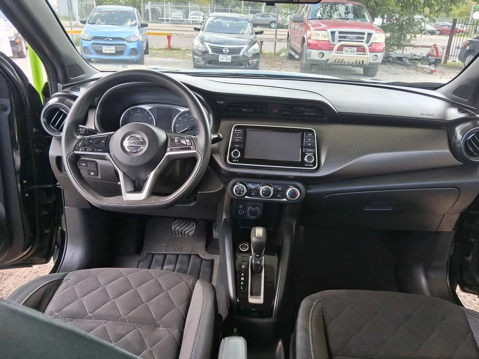 2020 Nissan Kicks - Image 15 of 20