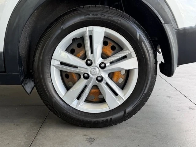 2020 Nissan Kicks - Image 15 of 21