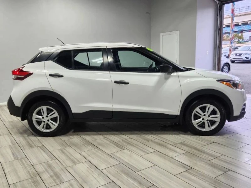 2020 Nissan Kicks - Image 6 of 12
