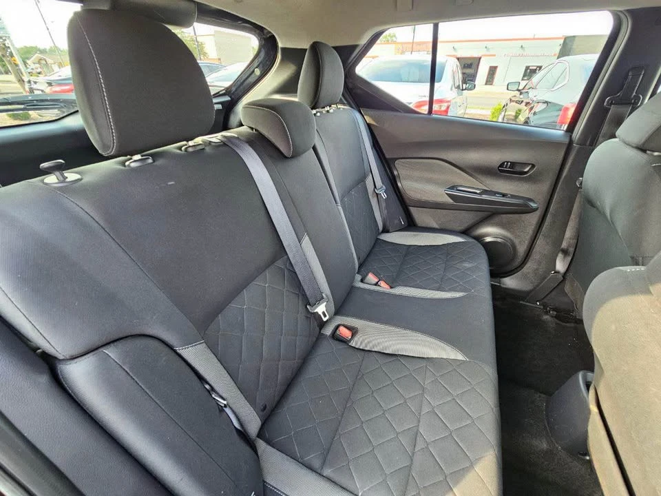 2020 Nissan Kicks - Image 11 of 20