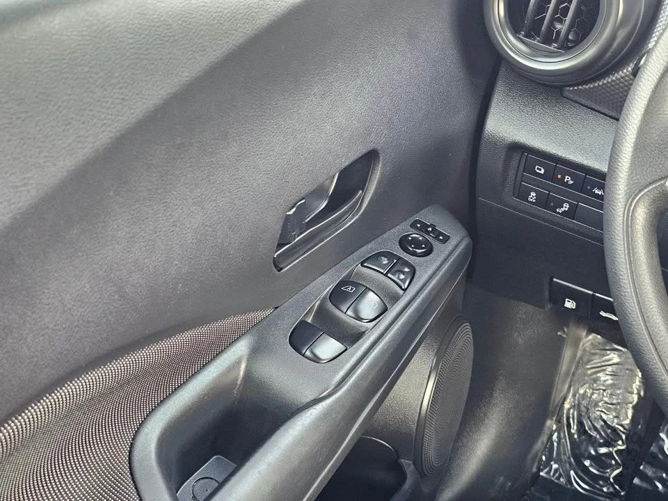2020 Nissan Kicks - Image 18 of 20