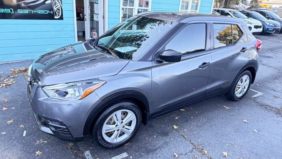 2020 Nissan Kicks - Image 2 of 18