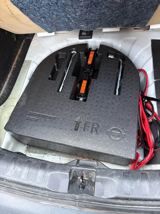 2020 Nissan Kicks - Image 14 of 16