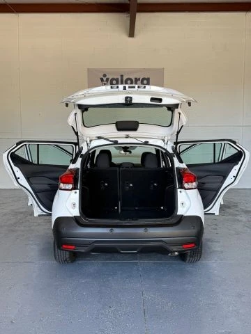 2020 Nissan Kicks - Image 17 of 21