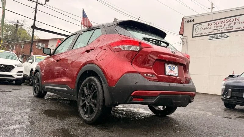 2020 Nissan Kicks - Image 11 of 12
