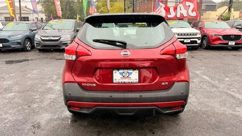 2020 Nissan Kicks - Image 6 of 12