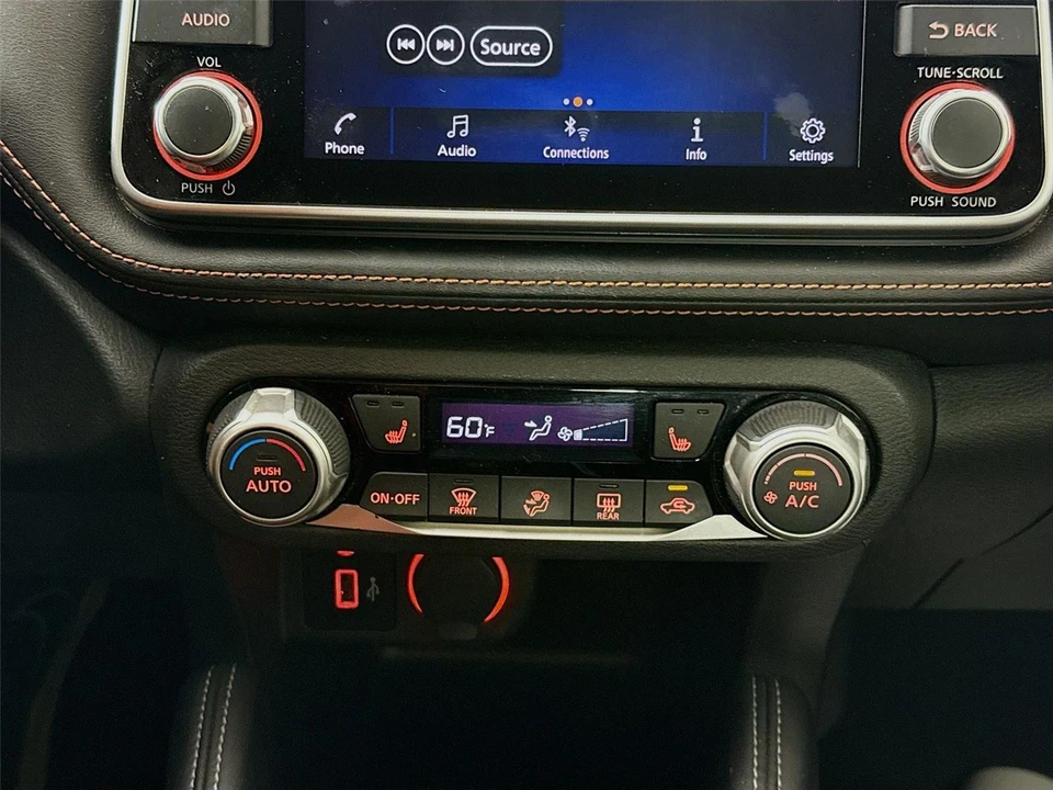 2020 Nissan Kicks - Image 10 of 14