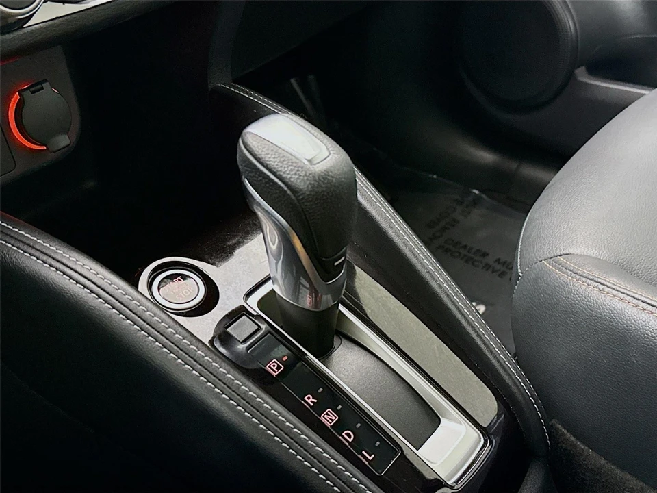 2020 Nissan Kicks - Image 15 of 21
