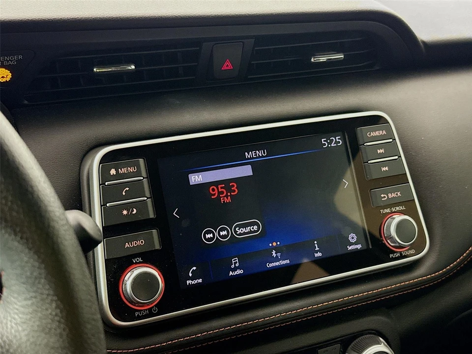 2020 Nissan Kicks - Image 9 of 14