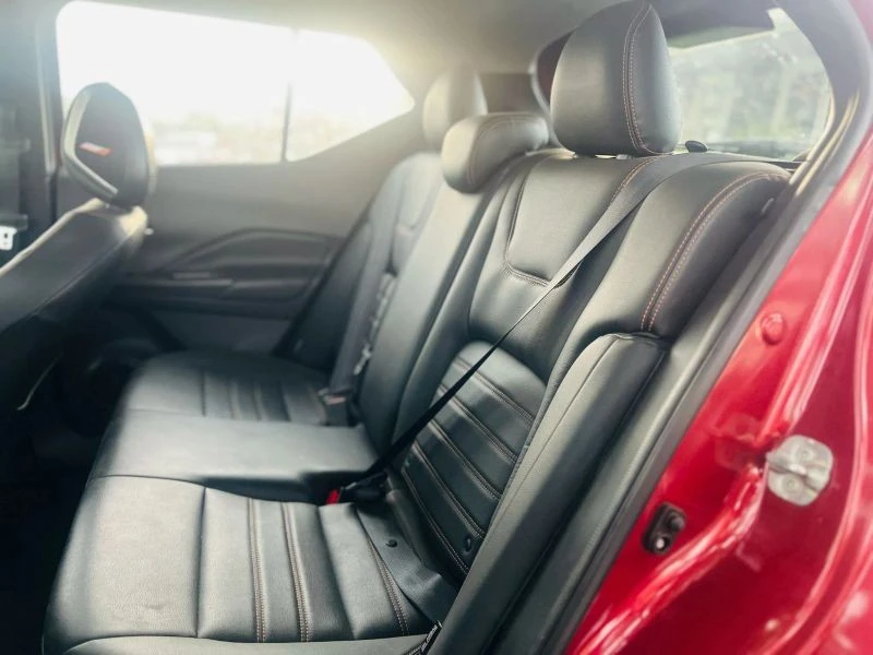 2020 Nissan Kicks - Image 9 of 12