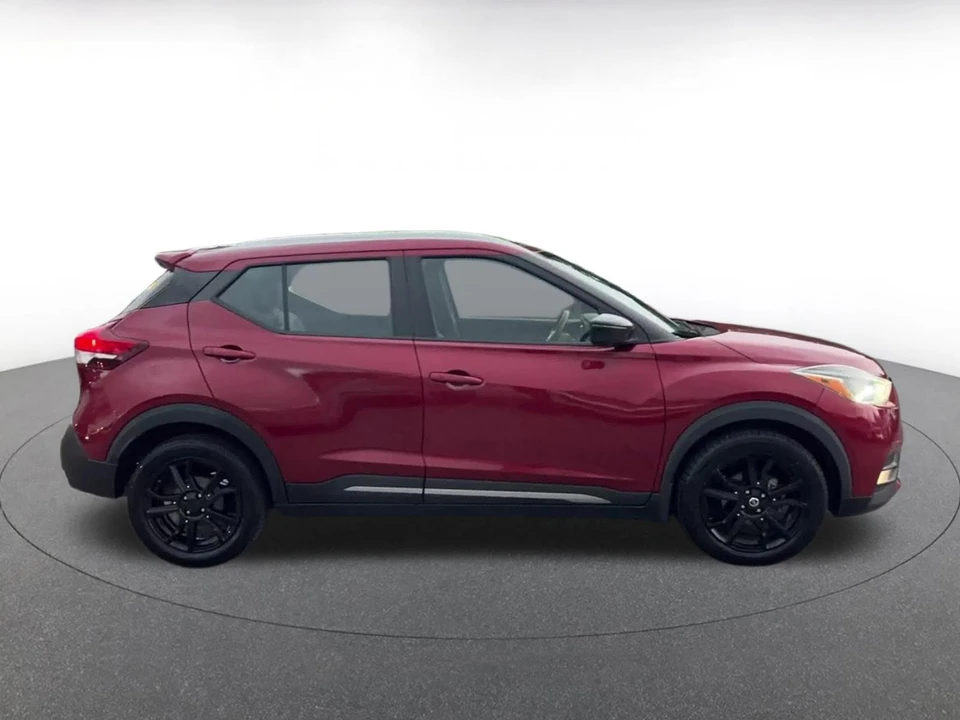 2020 Nissan Kicks - Image 15 of 31