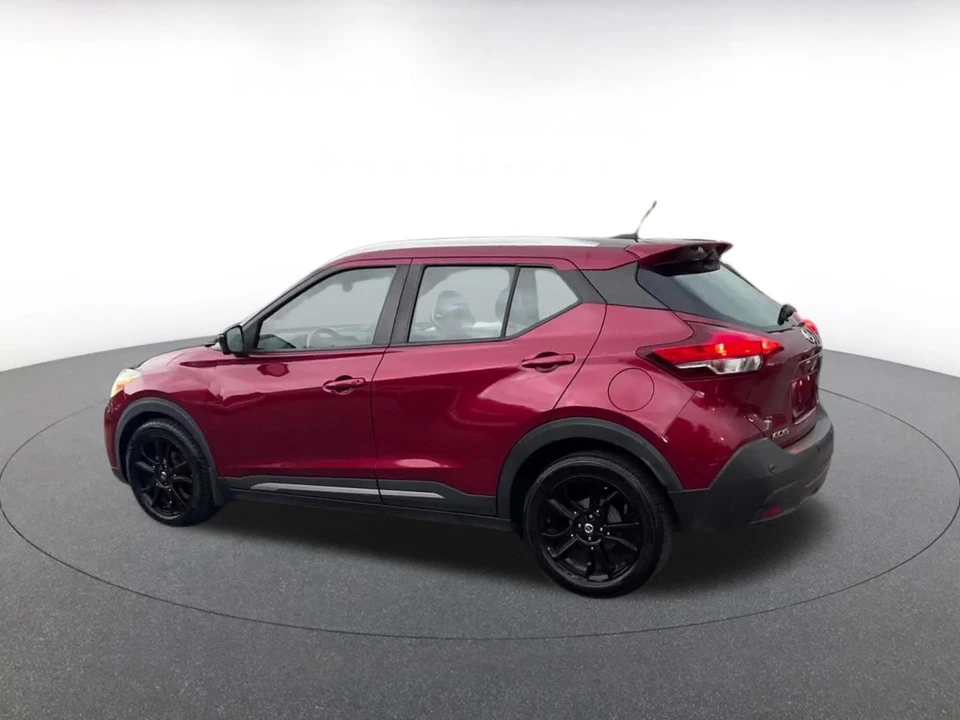 2020 Nissan Kicks - Image 9 of 31