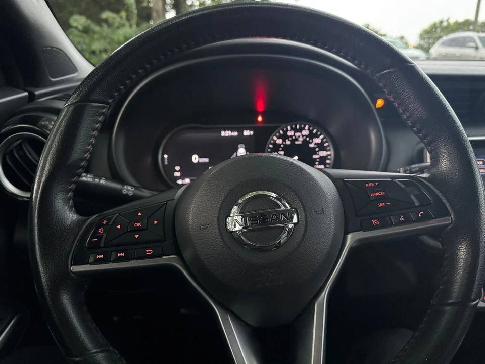 2020 Nissan Kicks - Image 24 of 31