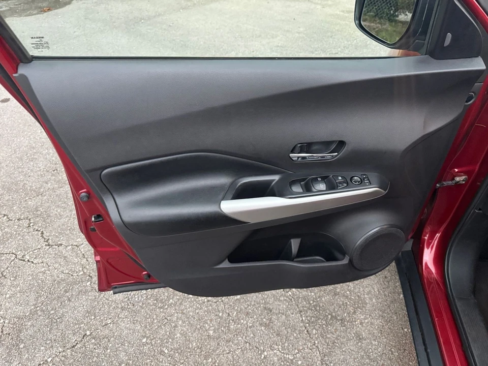 2020 Nissan Kicks - Image 17 of 31