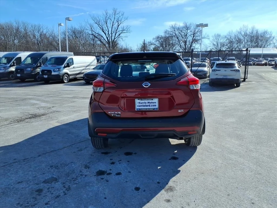 2020 Nissan Kicks - Image 6 of 12