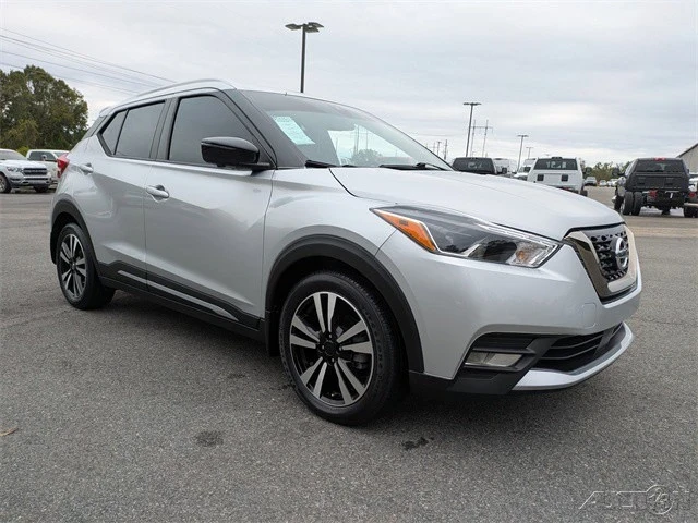 2020 Nissan Kicks - Image 2 of 21