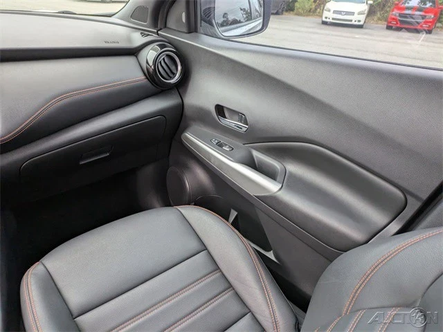 2020 Nissan Kicks - Image 17 of 21