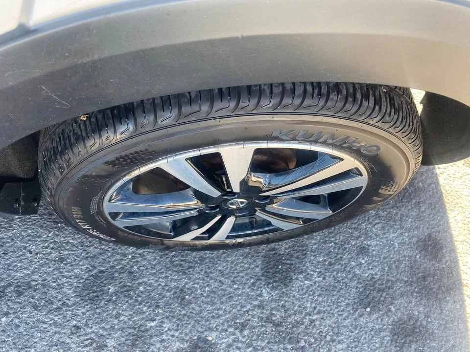 2020 Nissan Kicks - Image 15 of 18