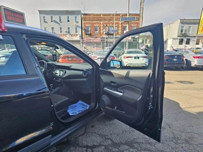 2020 Nissan Kicks - Image 11 of 12