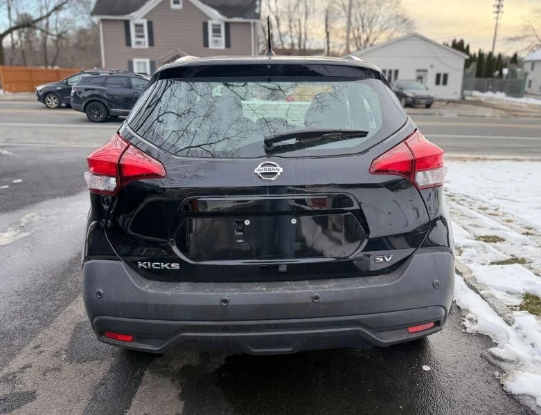 2020 Nissan Kicks - Image 8 of 12